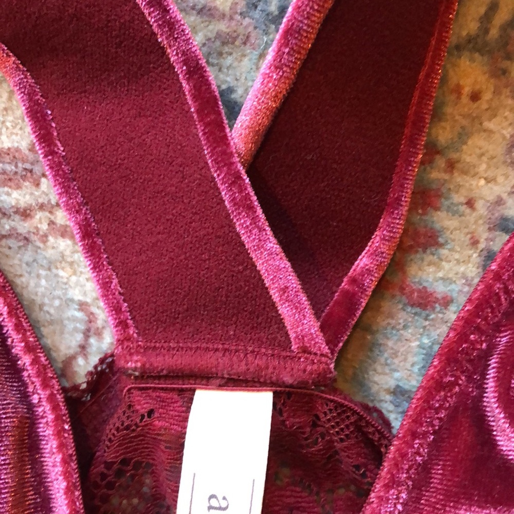 Auden Women’s Red Velvet Plunge Bralette Size Small - Picture 9 of 16